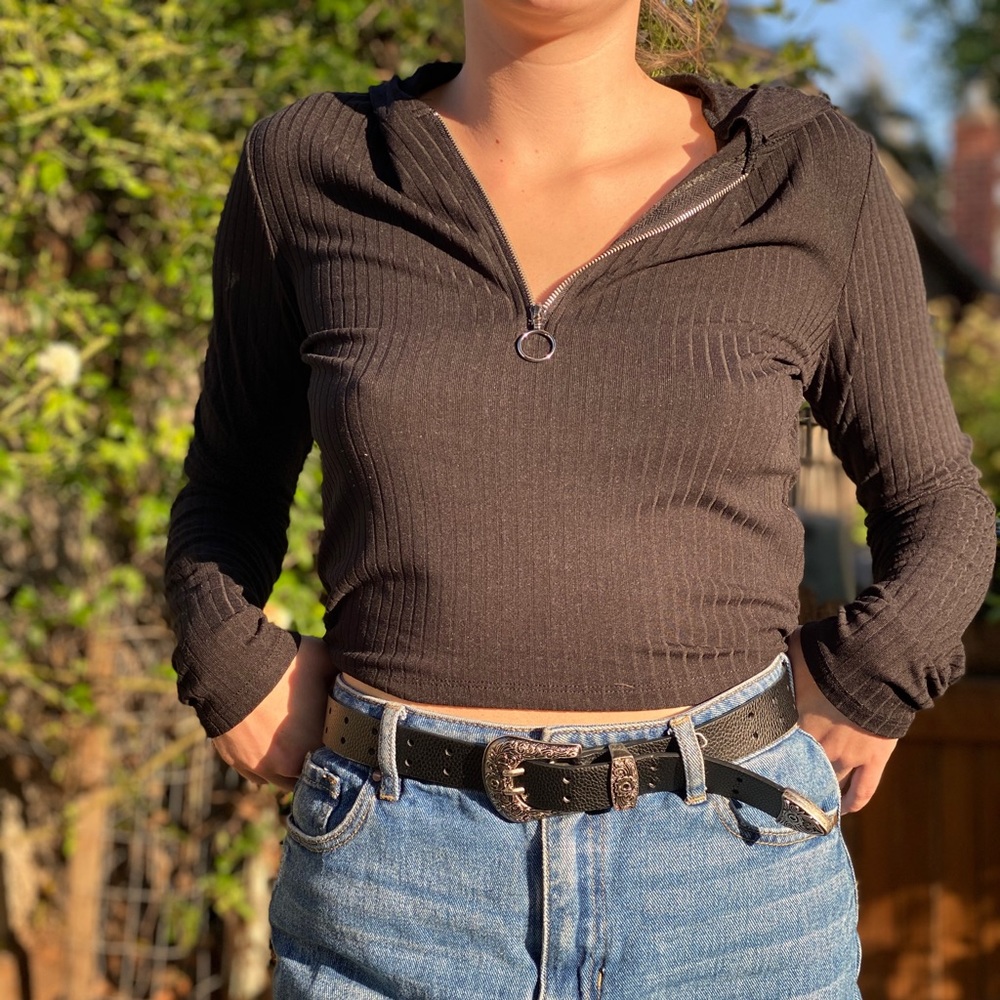 black shirt hoodie size size LG